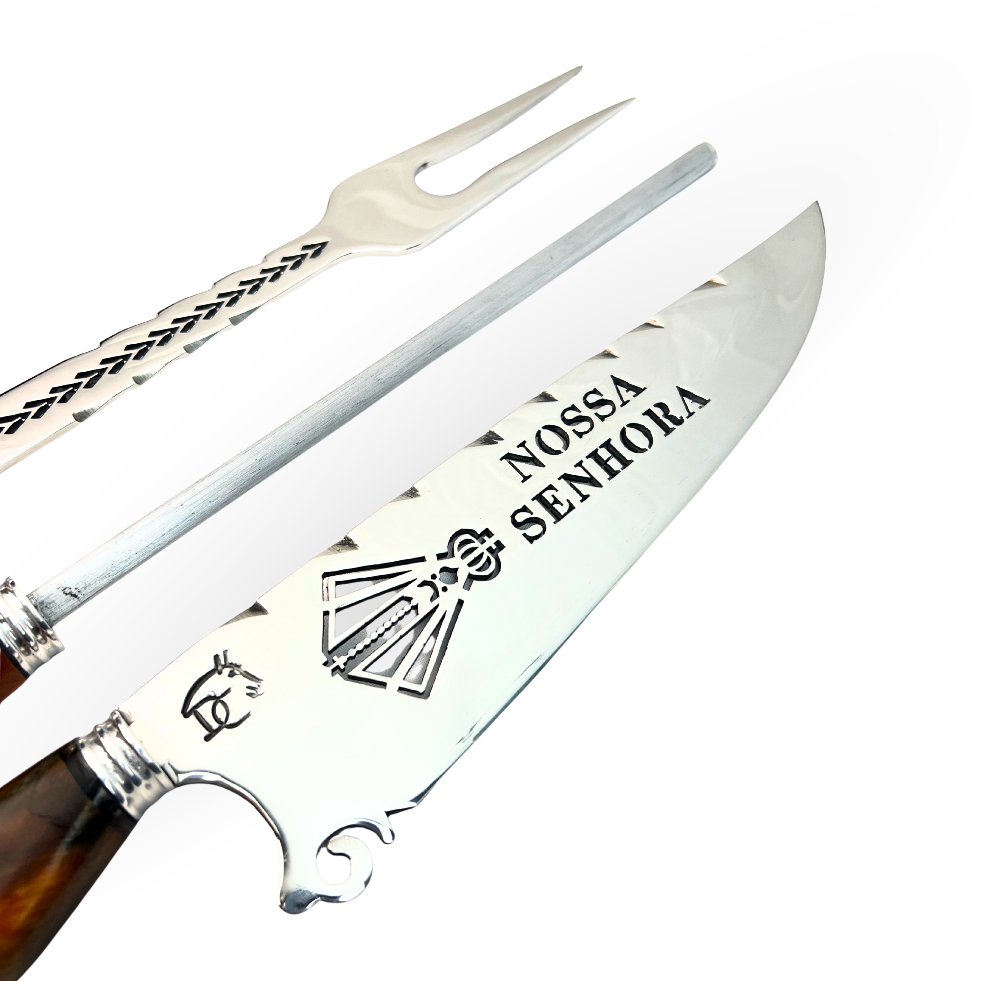 Kit Artesanal 10" 3 Peças (Garfo + Faca + Chaira) - Cabo Híbrido Madeira e Resina com Nossa Senhora