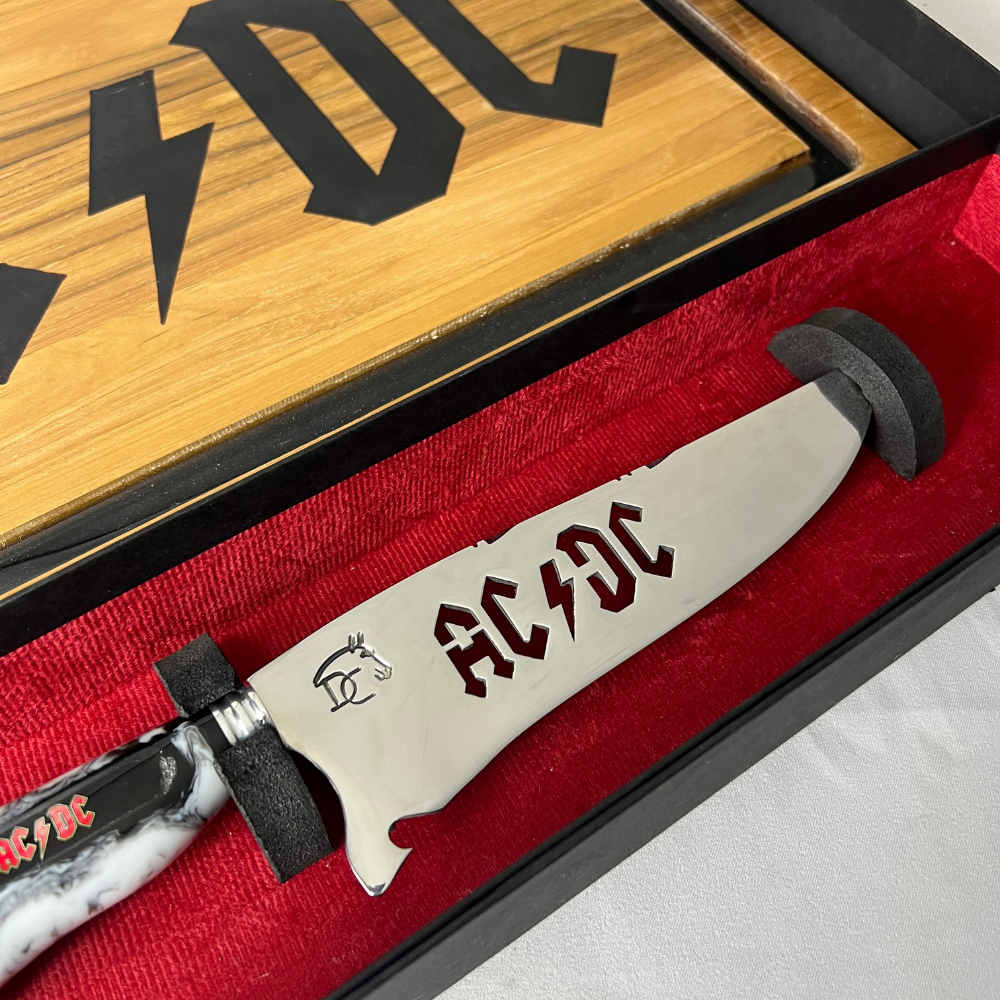 Kit AC/DC - Faca 8" + Tábua Personalizada