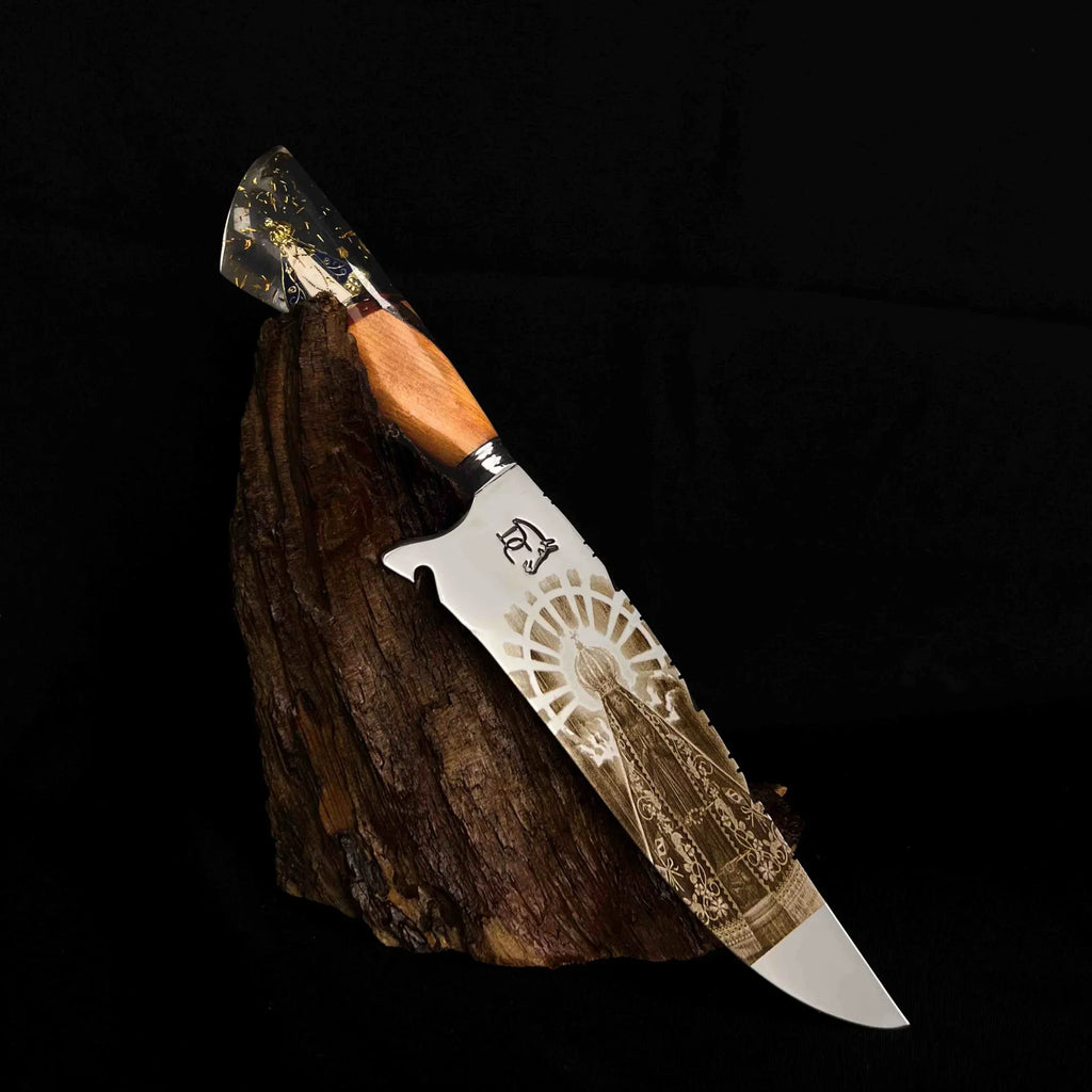 Faca de Churrasco Artesanal 8" Aço Inox 420C - Cabo Madeira Resina Dourada Fé Gaúcha