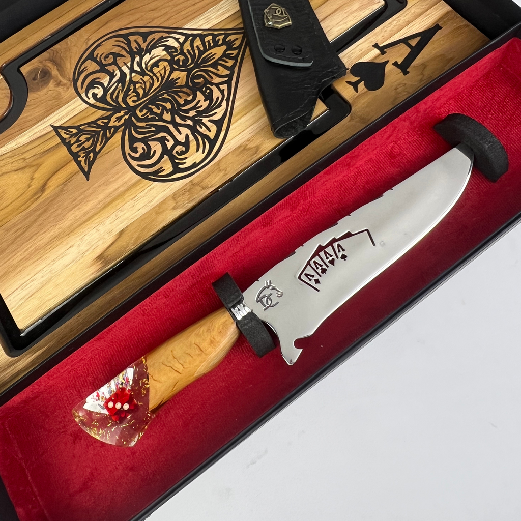 Kit Baralho Premium - Tábua Ás de Copas + Faca 8 Polegadas - Caixa Presente Exclusiva