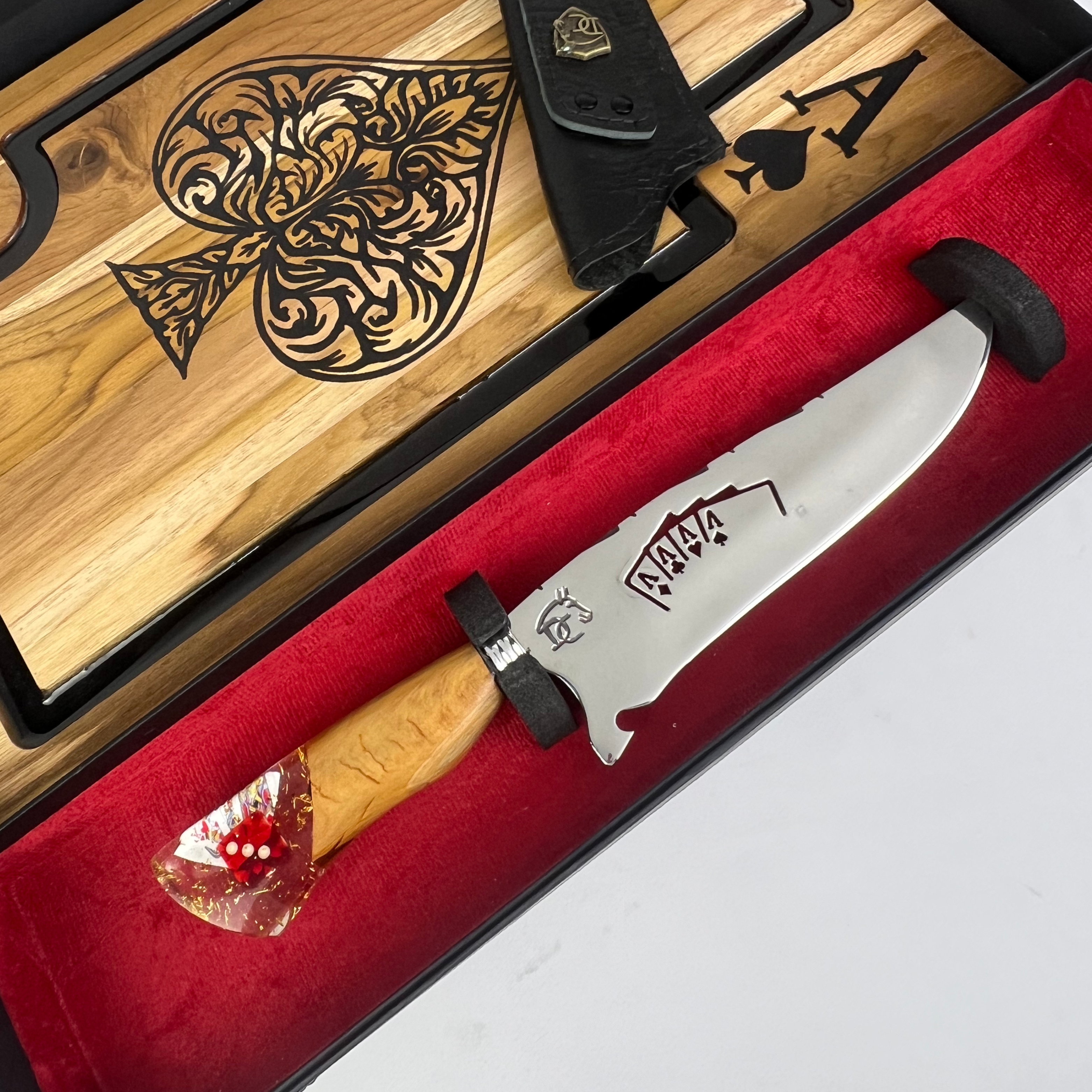 Kit Baralho Premium - Tábua Ás de Copas + Faca 8 Polegadas - Caixa Presente Exclusiva