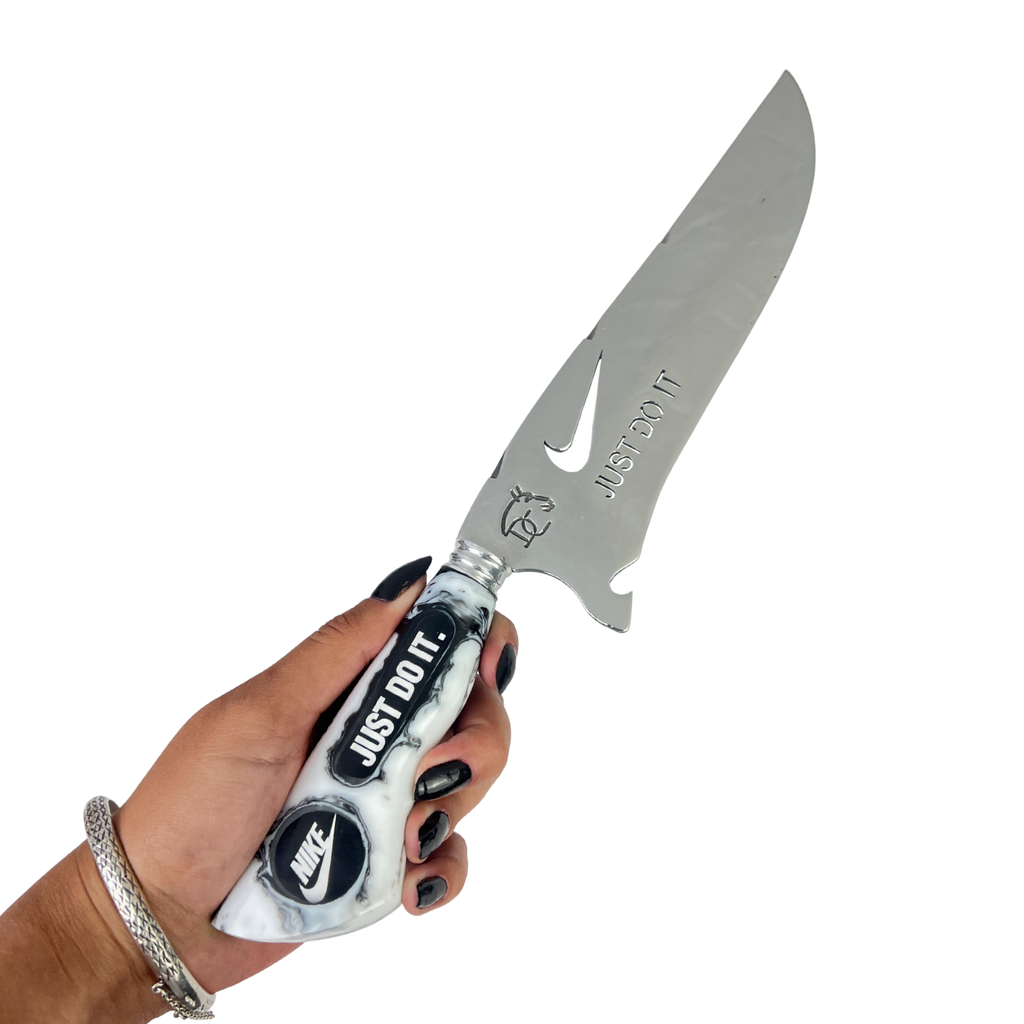 Faca Nike 8 Polegadas | Lâmina Vazada Just Do It | Cabo Resina