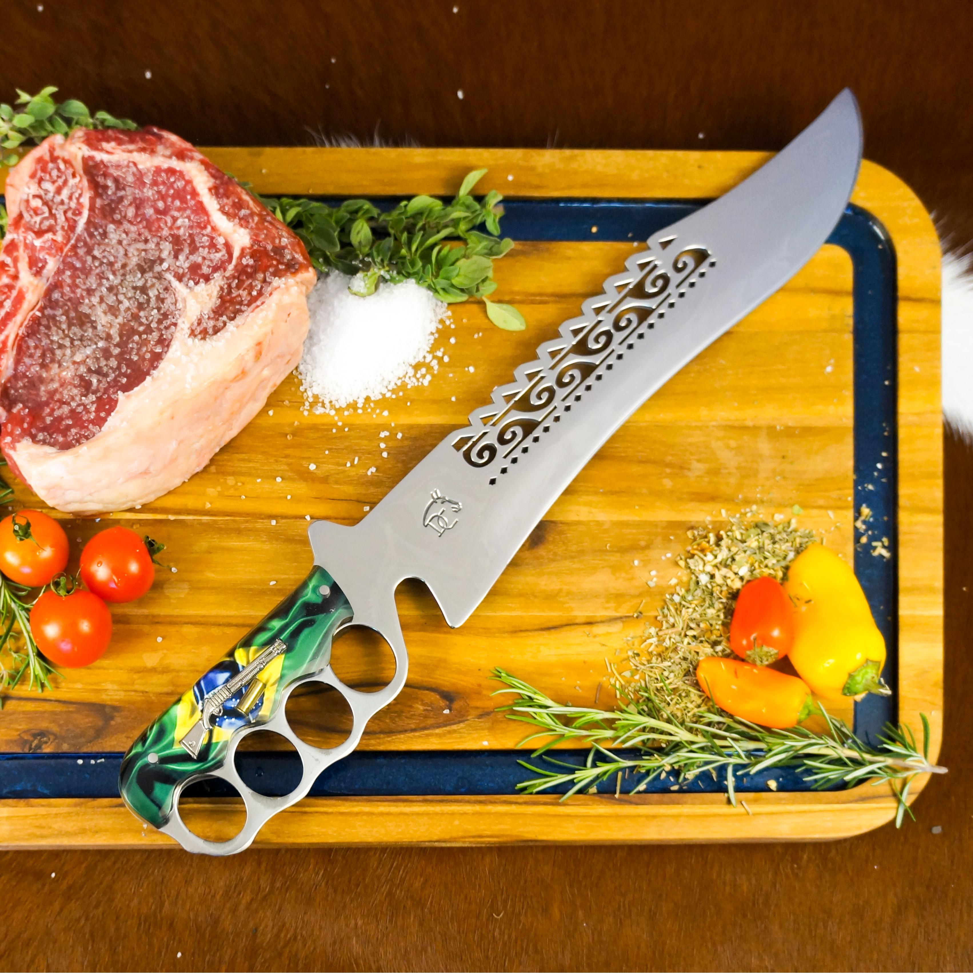 Faca com Soco Inglês 12 Polegadas - Cabo Bandeira do Brasil em Resina